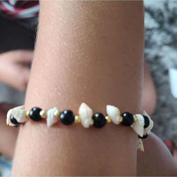 Jewelry bracelets - Picture 1 of 3